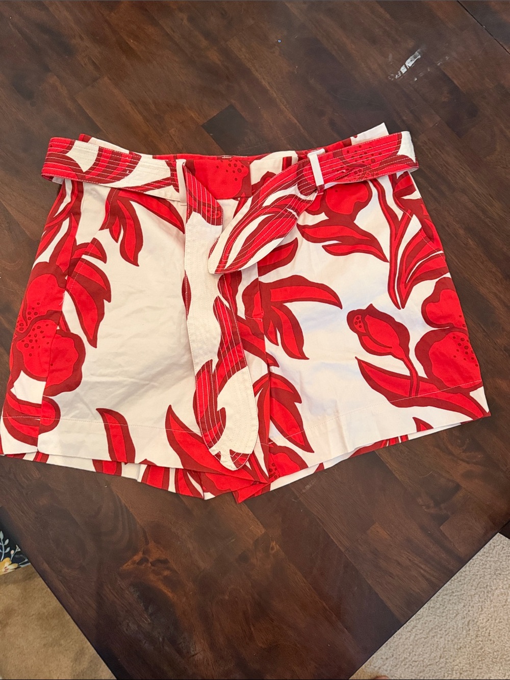 WHBM Women’s Red Floral Tie-Belt Shorts